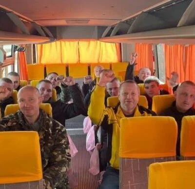 Новий обмін полоненими з РФ: до України повернулися 20 захисників України