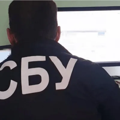 СБУ викрила на Хмельниччині ворожу ботоферму, через яку «розганяли» фейки про війну в Україні